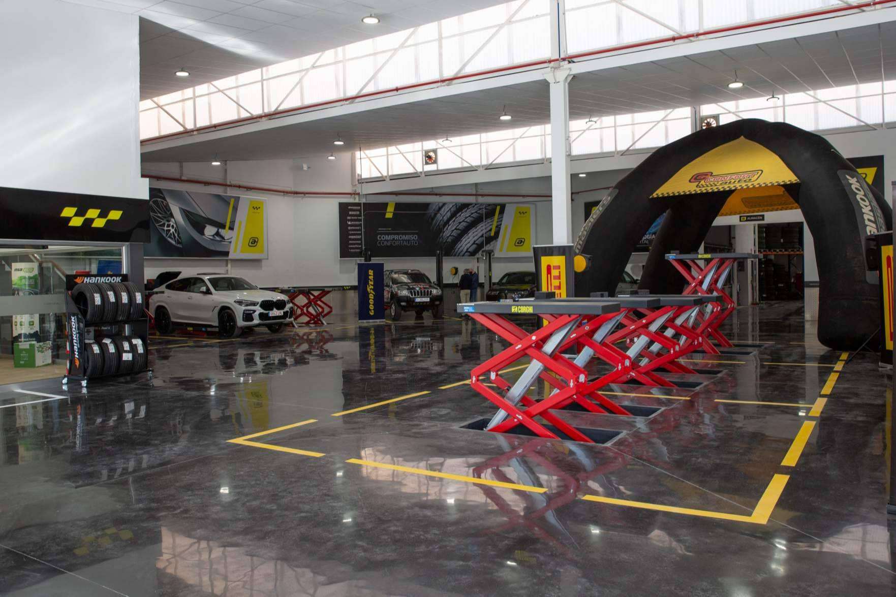 Premio a la Mejor Red de Talleres de Neumáticos otorgado a Confortauto en los Premios Hevea