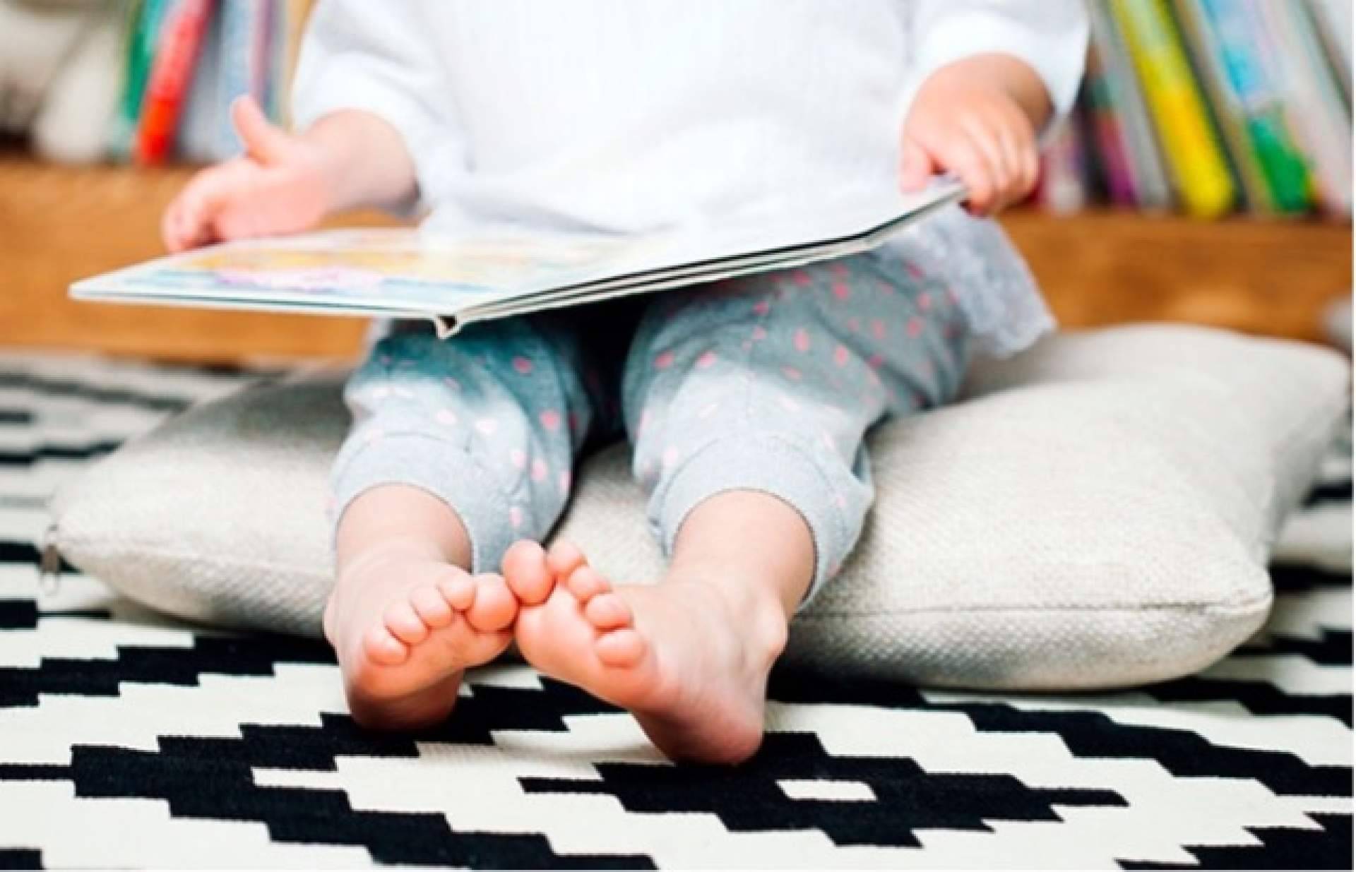 Conocer las 9 razones para regalar lectura a los niños
