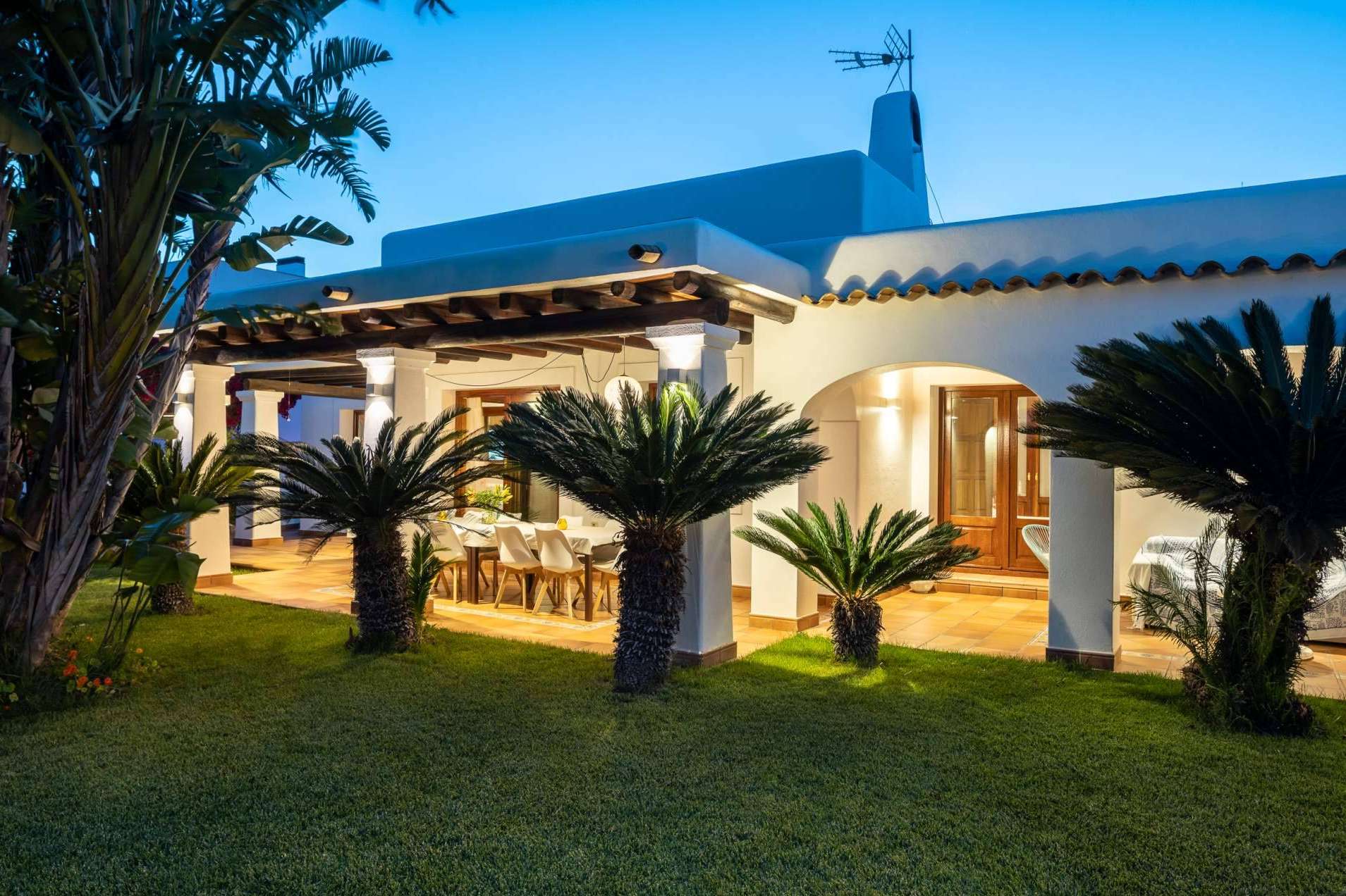 Las posibilidades y ventajas de visitar Ibiza en invierno, por Can Corda