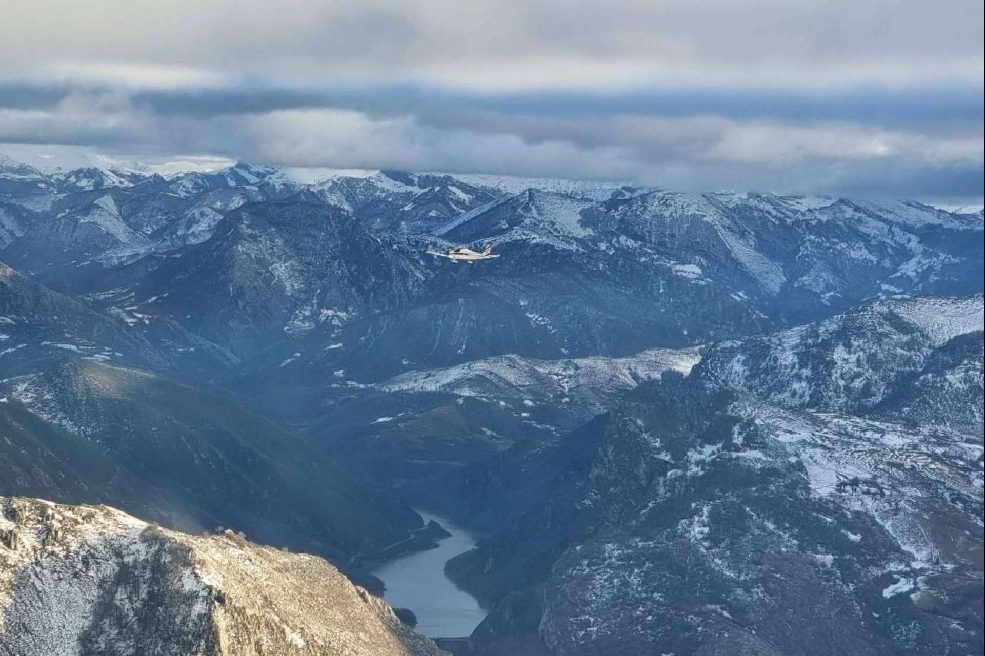 Volar en ultraligero, una forma de descubrir las bellezas de Asturias