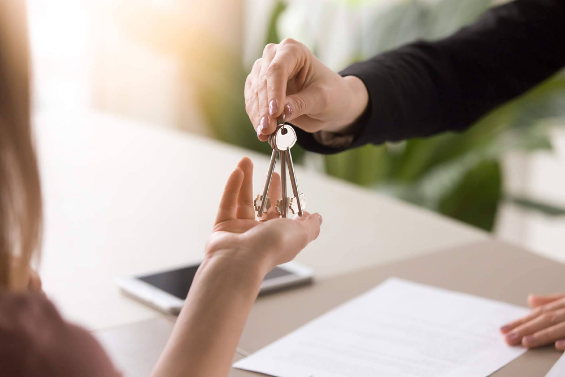 ¿Cuál es la diferencia entre un bróker hipotecario y un bróker inmobiliario?, con Homter