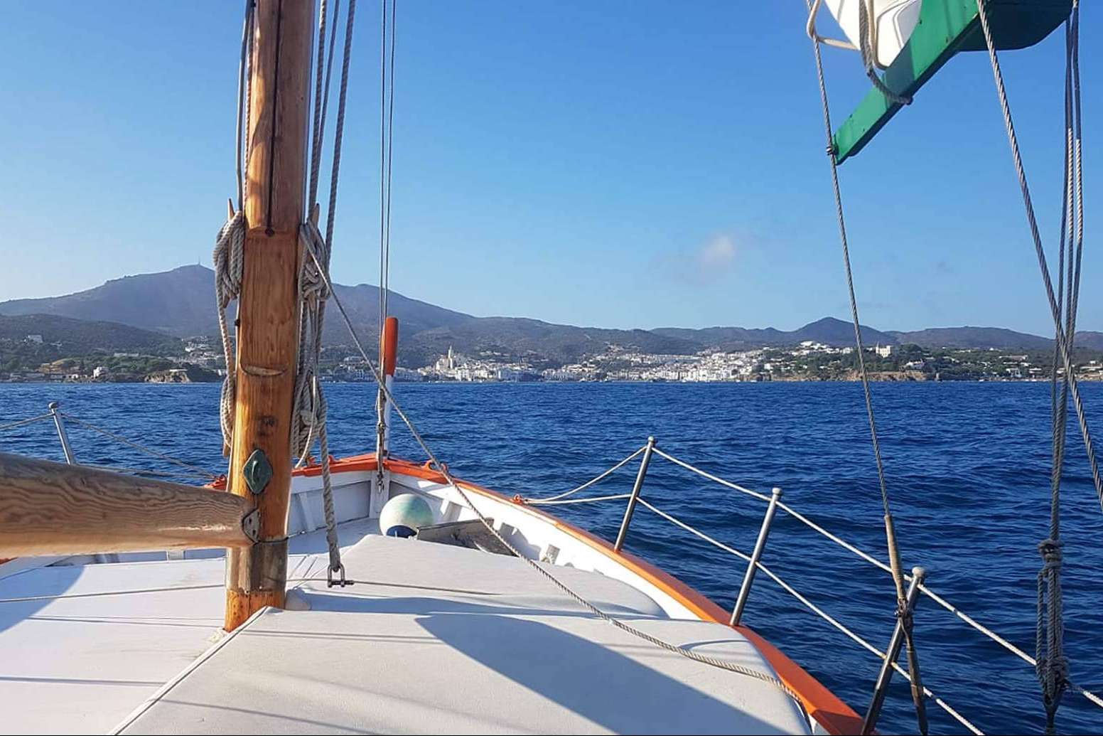 Encontrar en Cadaqués venta y servicio integral náutico, con Motonàutica Manel
