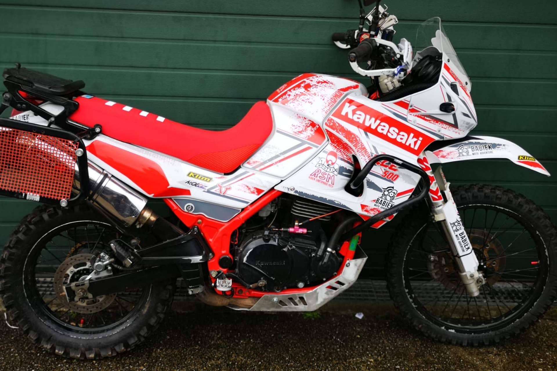 Las ventajas de las pegatinas para moto que ofrece ADHESIVOSEMABRRADOS