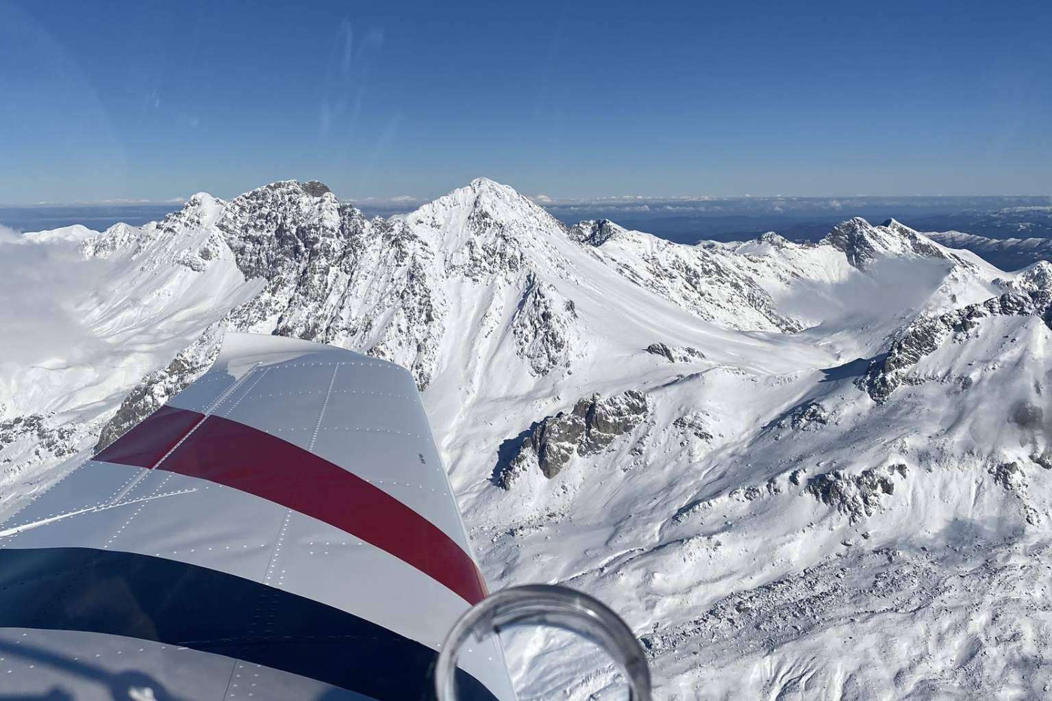 Ser piloto por un día y sobrevolar la costa asturiana gracias a Asturfly
