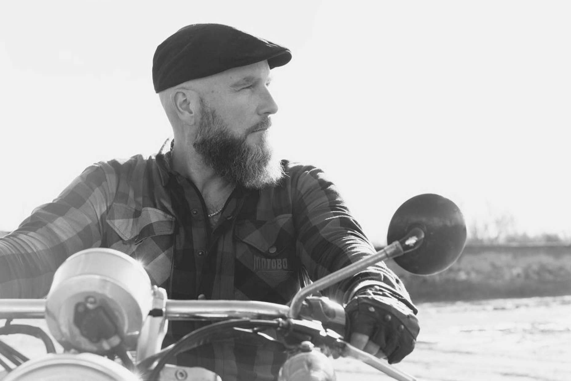 El frescor del motociclismo en verano sin renunciar a la protección