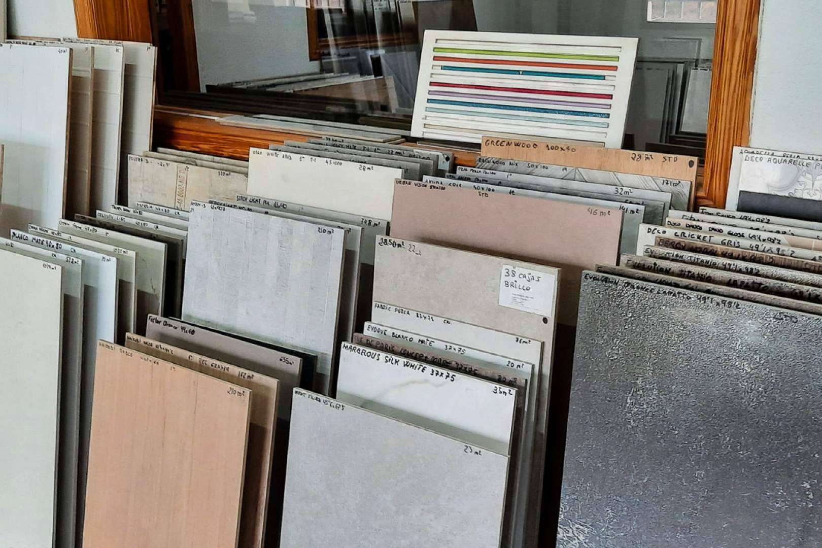 Restos y saldos de azulejos cerámicos de primeras calidades en Artegrés