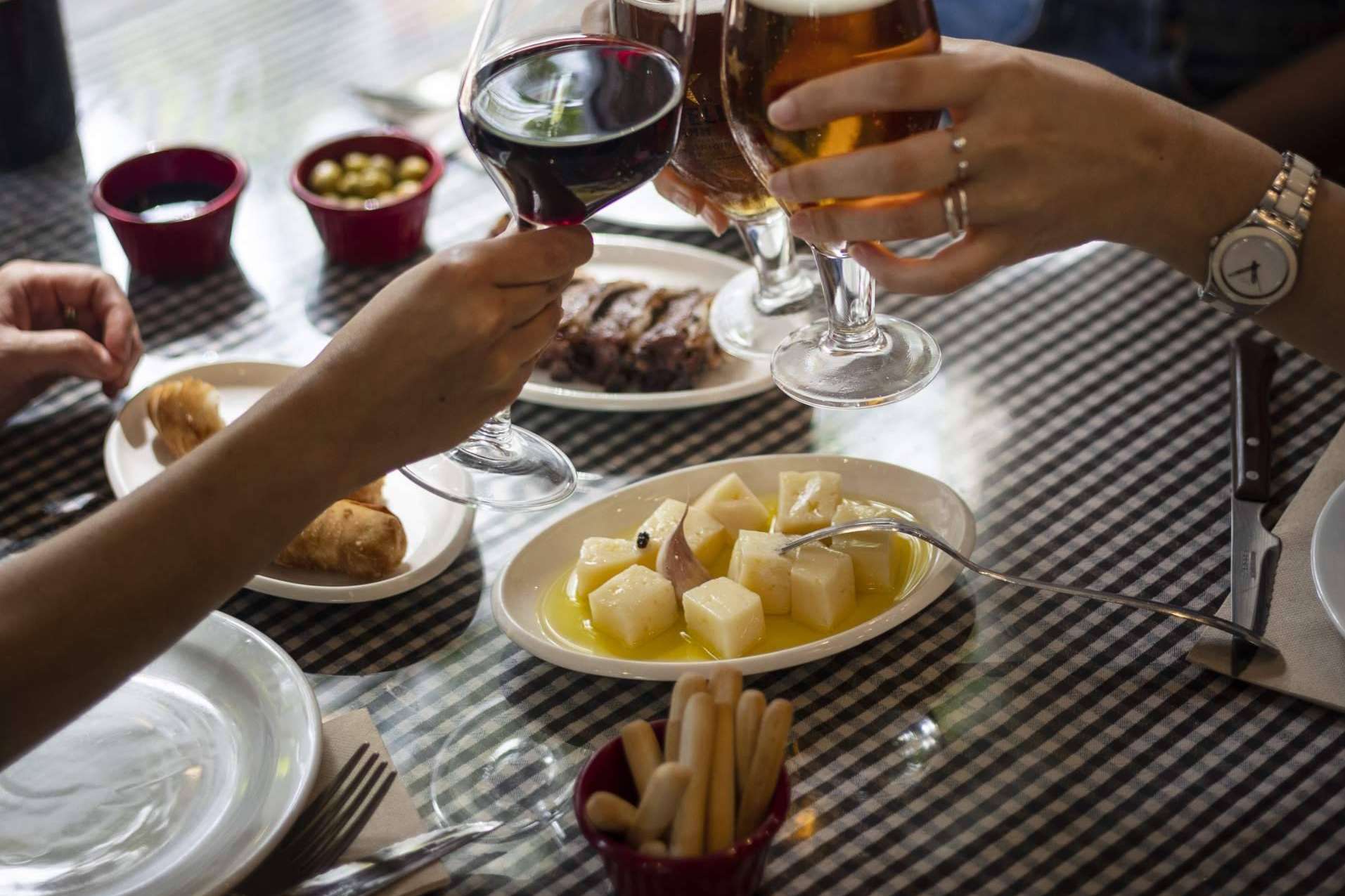 Tradición culinaria con el restaurante Pasa Tapas en la Barceloneta