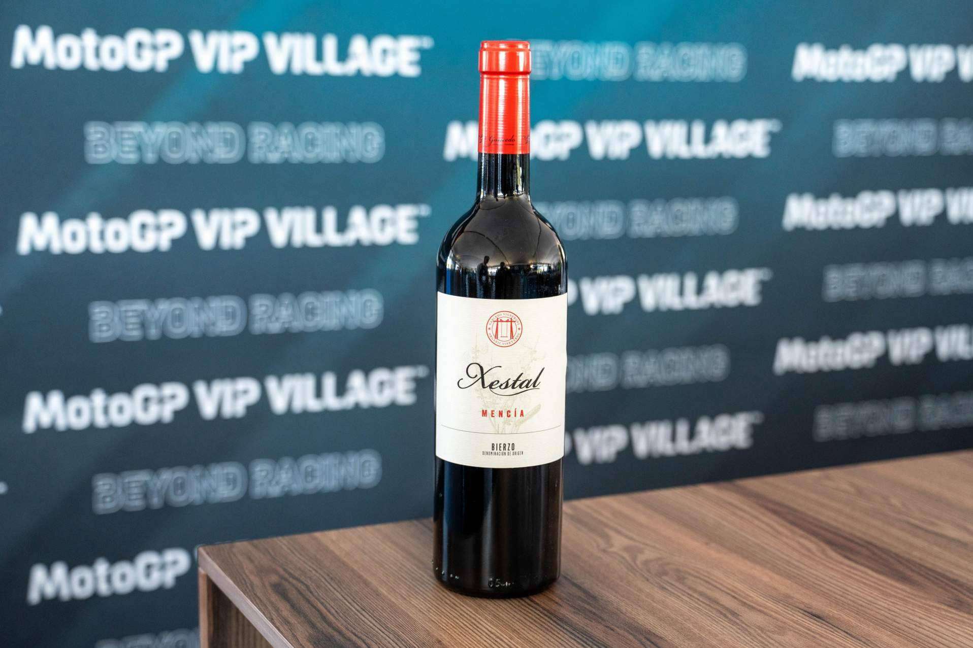 Gancedo acompaña la alta cocina de chefs con Estrella Michelin en MotoGP VIP Village™
