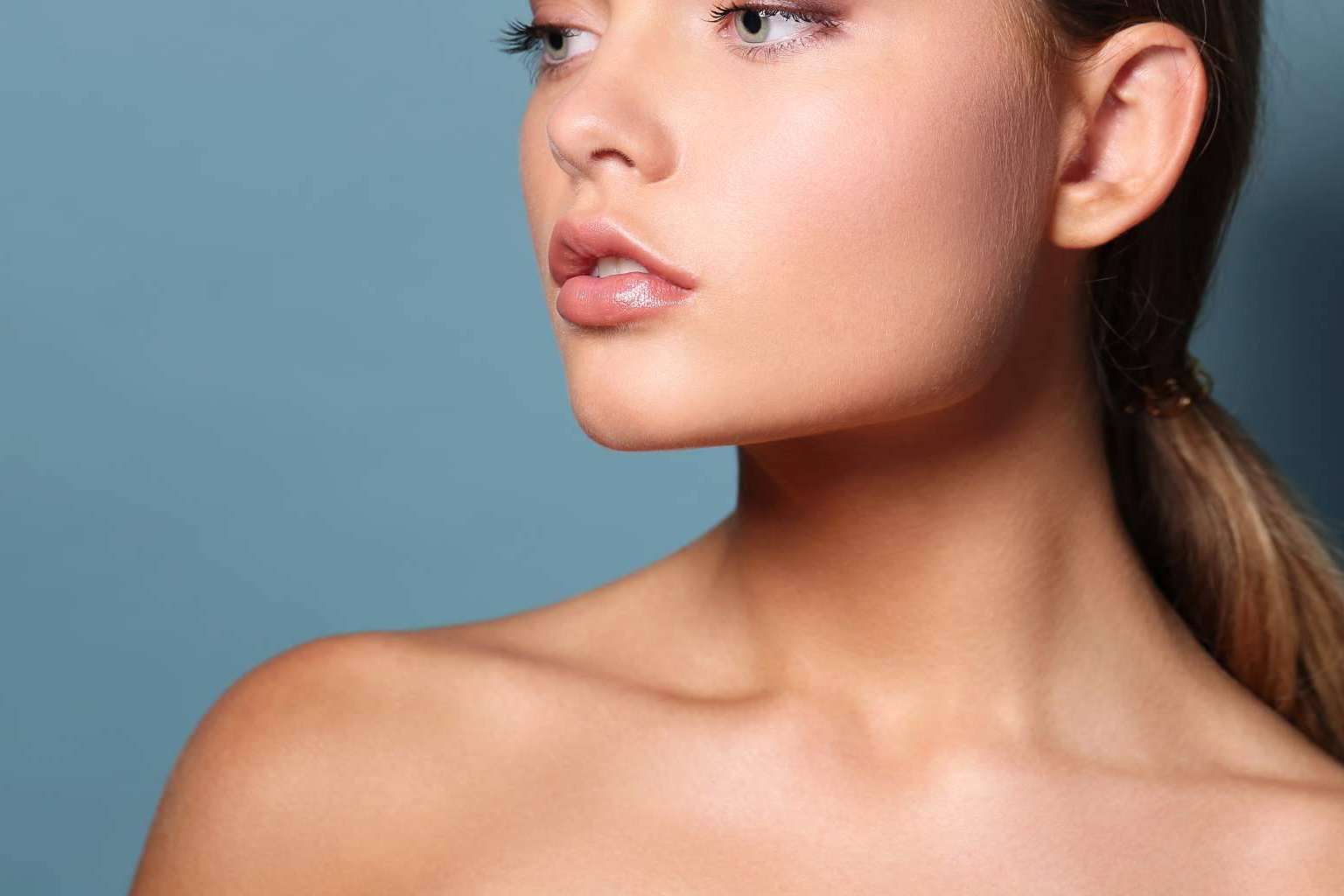 360Clinics aplica ácido hialurónico para conseguir labios perfilados e hidratados