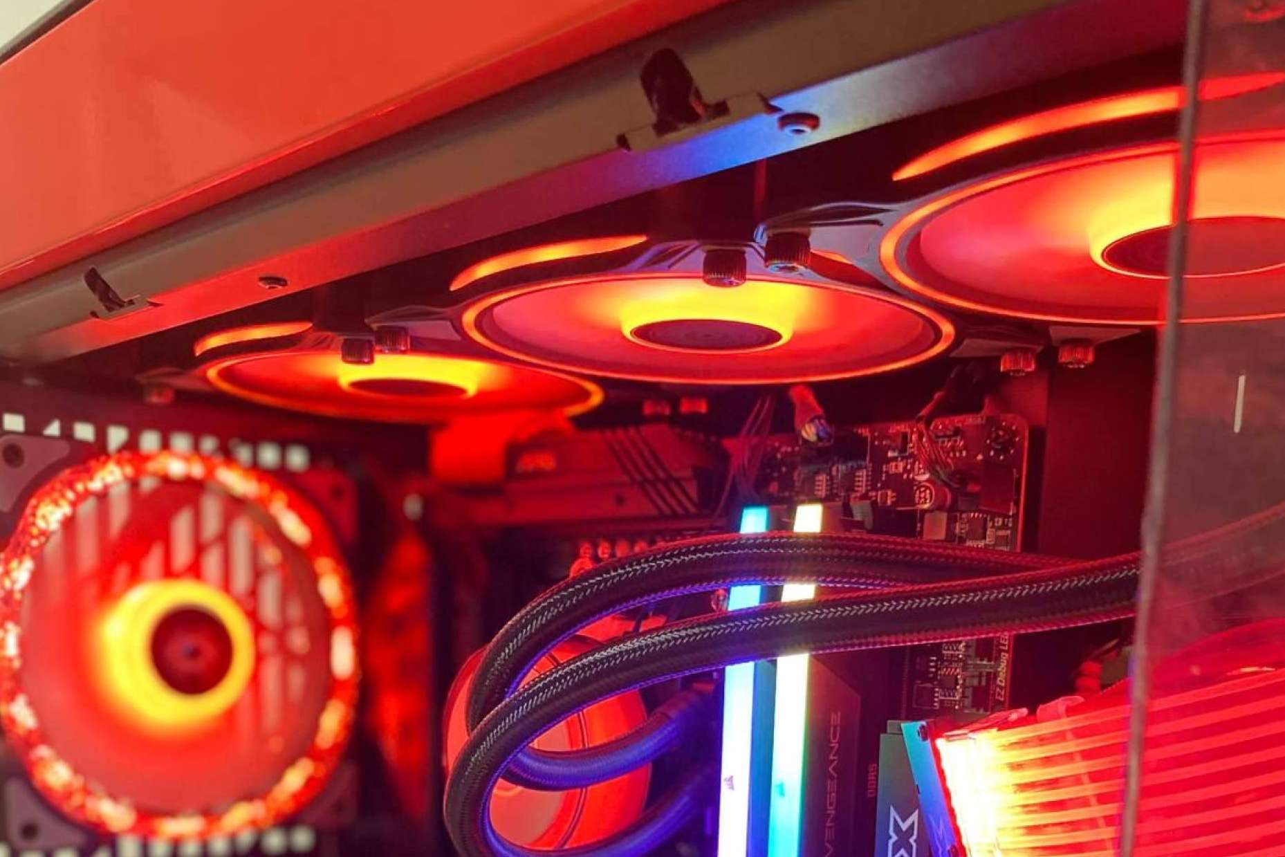 Izana Electronics; Innovación en Refrigeración para PC