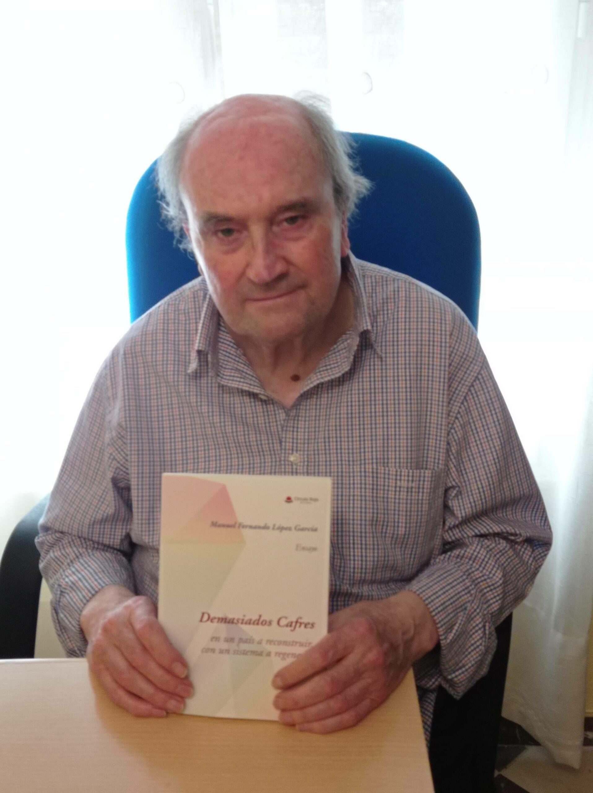 Manuel Fernando López publica ‘Demasiados Cafres’, una crítica al ´disparatado sistema de organización en el que vivimos´