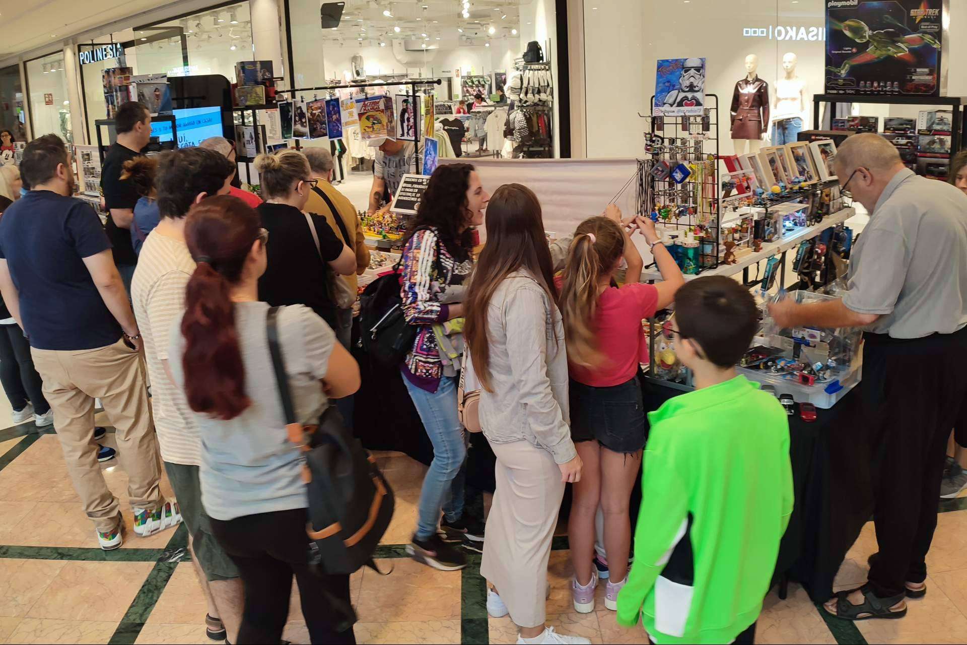El Mercado del Juguete de Madrid llega al Centro Comercial Plaza Loranca 2 este sábado 12 de octubre