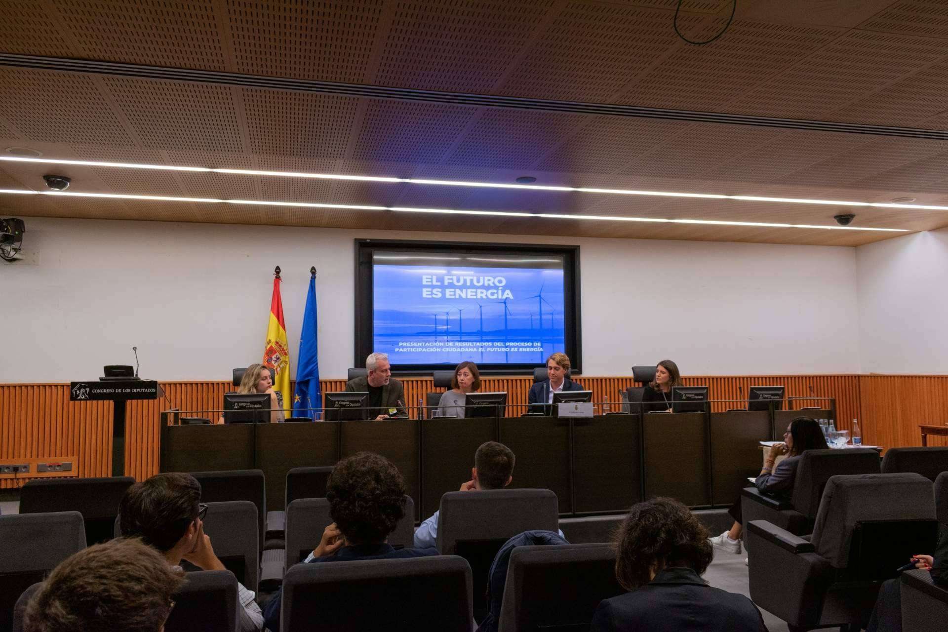 La juventud apuesta por redes eléctricas robustas para asegurar un modelo energético sostenible