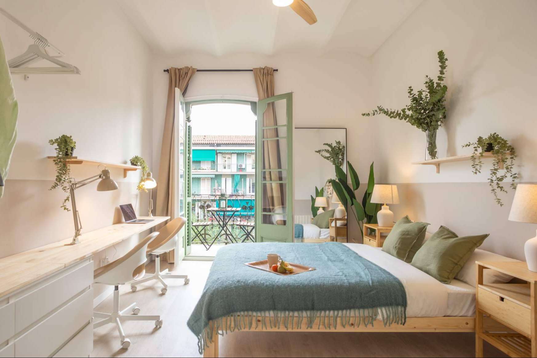 Tras dos años de trámites, Haaus® Coliving logra la conversión de oficinas en espacios de coliving en Vía Laietana