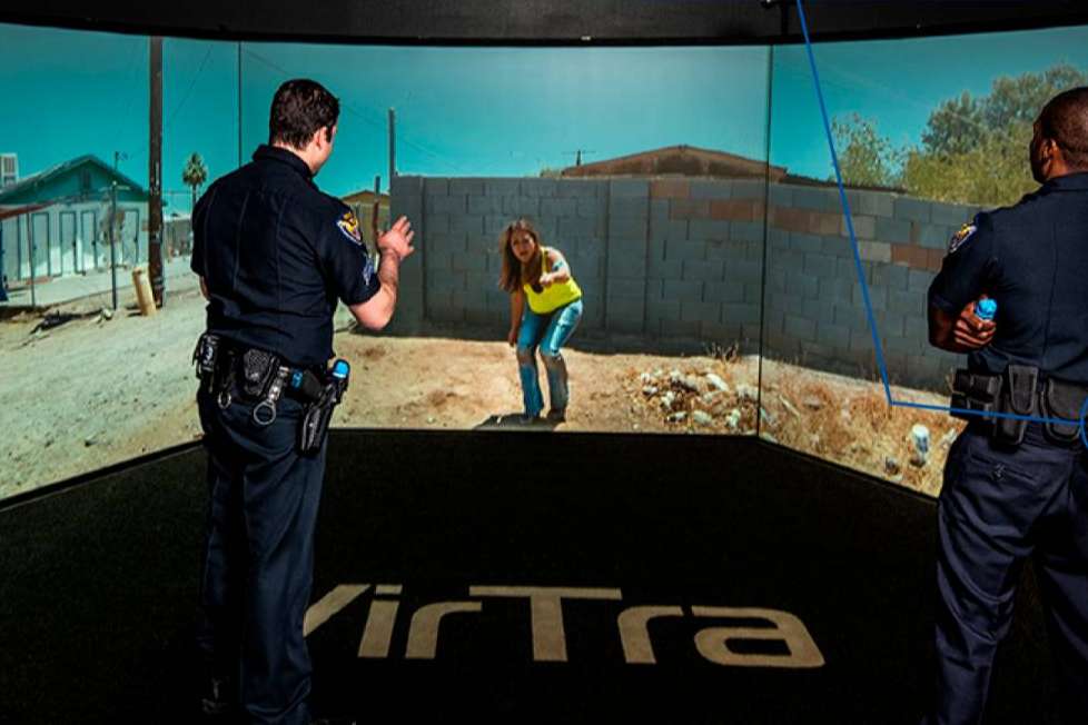 Entrenamiento sin riesgos; Así revolucionan los simuladores de VirTra la seguridad y defensa