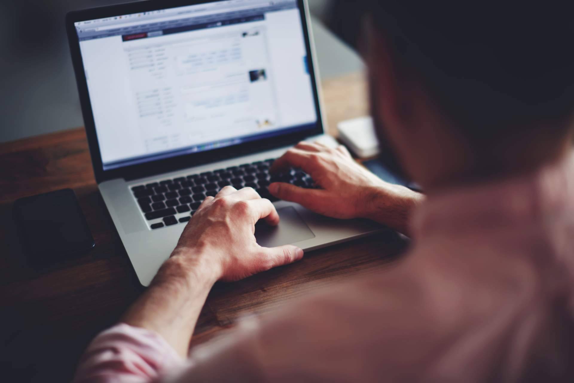 Ahorrar hasta un 70% en Mac reacondicionados, para particulares y empresas