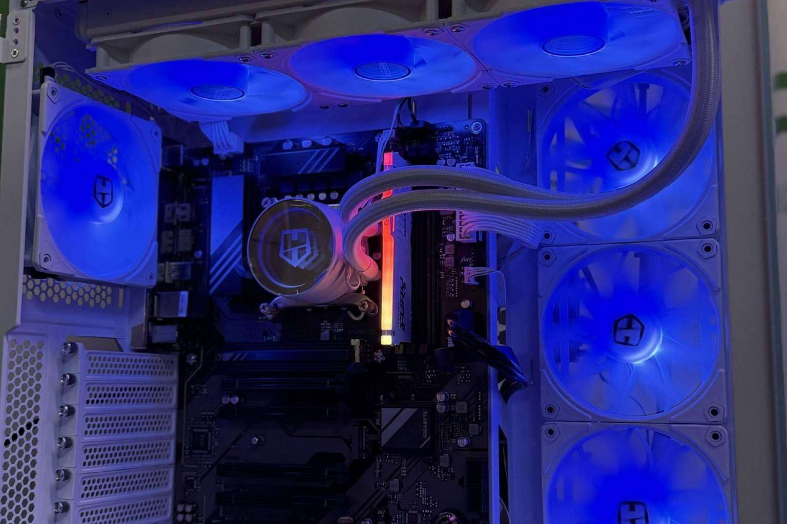 Aussar, especialista en montaje de PC por encargo en España con componentes de alto rendimiento