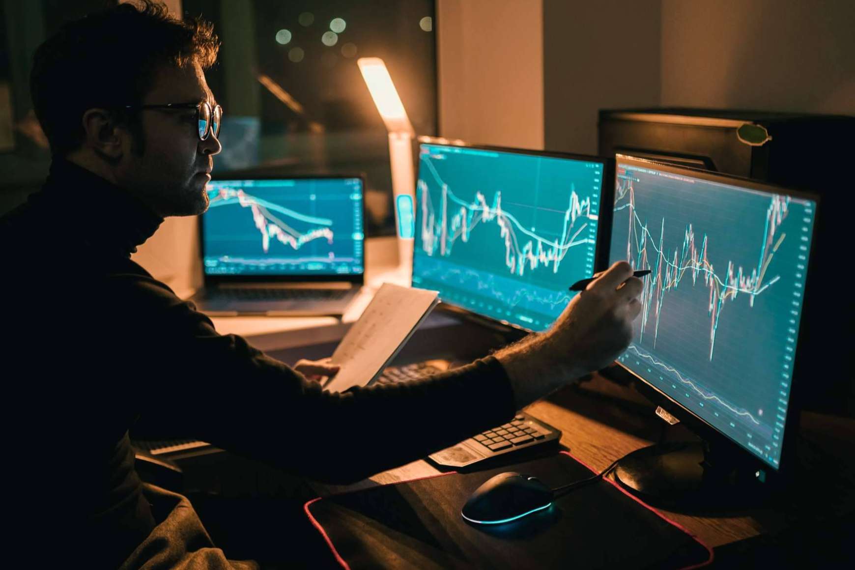 Cómo prevenir estafas y acoso cibernético con el apoyo de una agencia de marketing ética