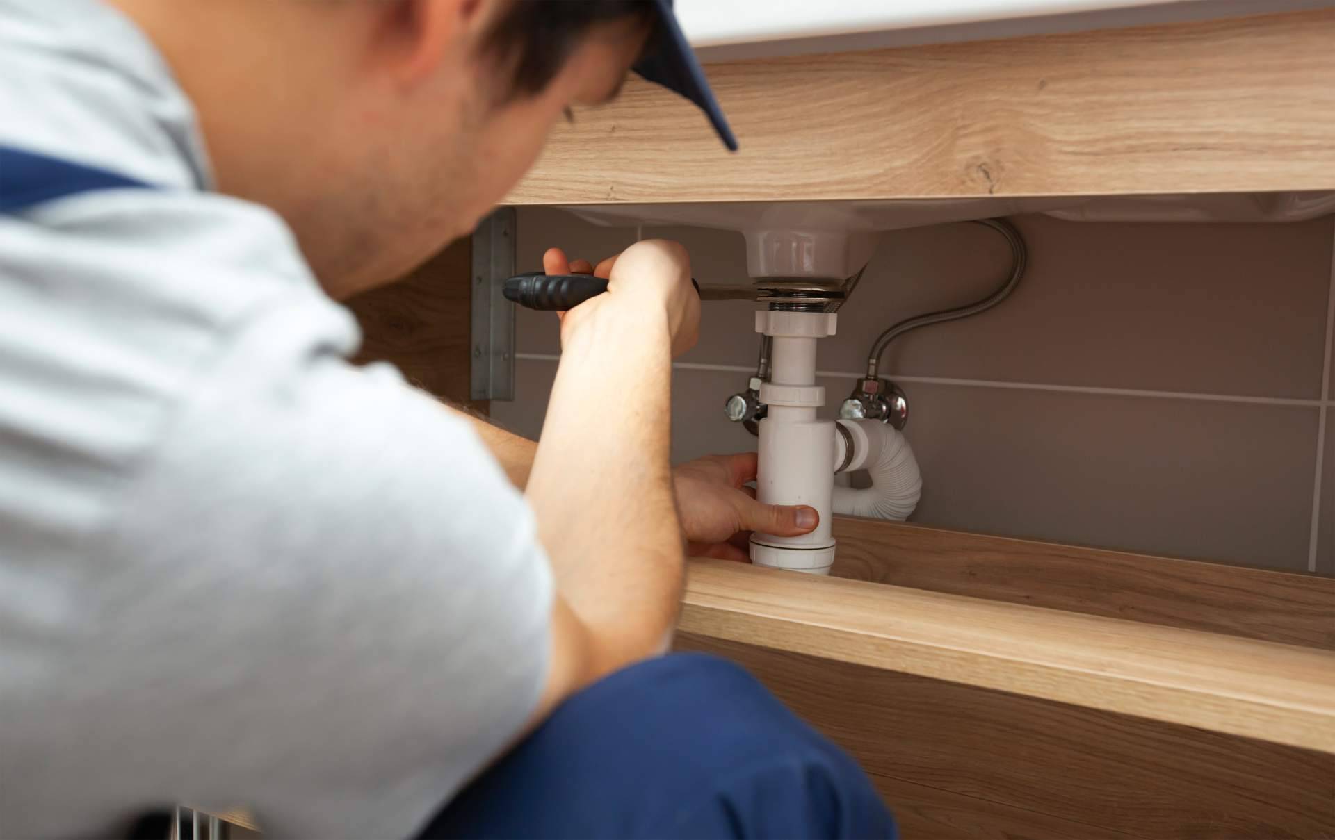 Servicio profesional con fontaneros de confianza en Valencia y La Manga del Mar Menor de Reparaciones 10