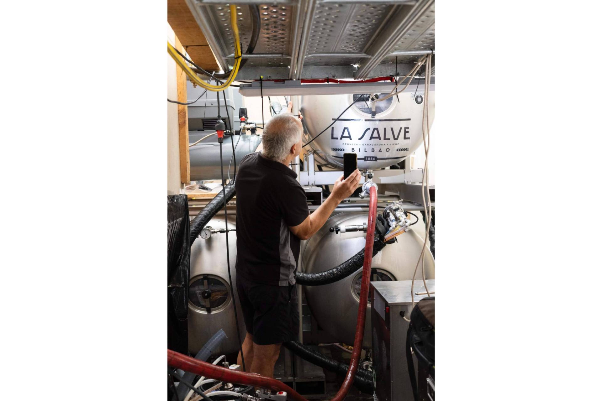 4 camiones nodrizas reparten cada mañana de Aste Nagusia la cerveza de LA SALVE