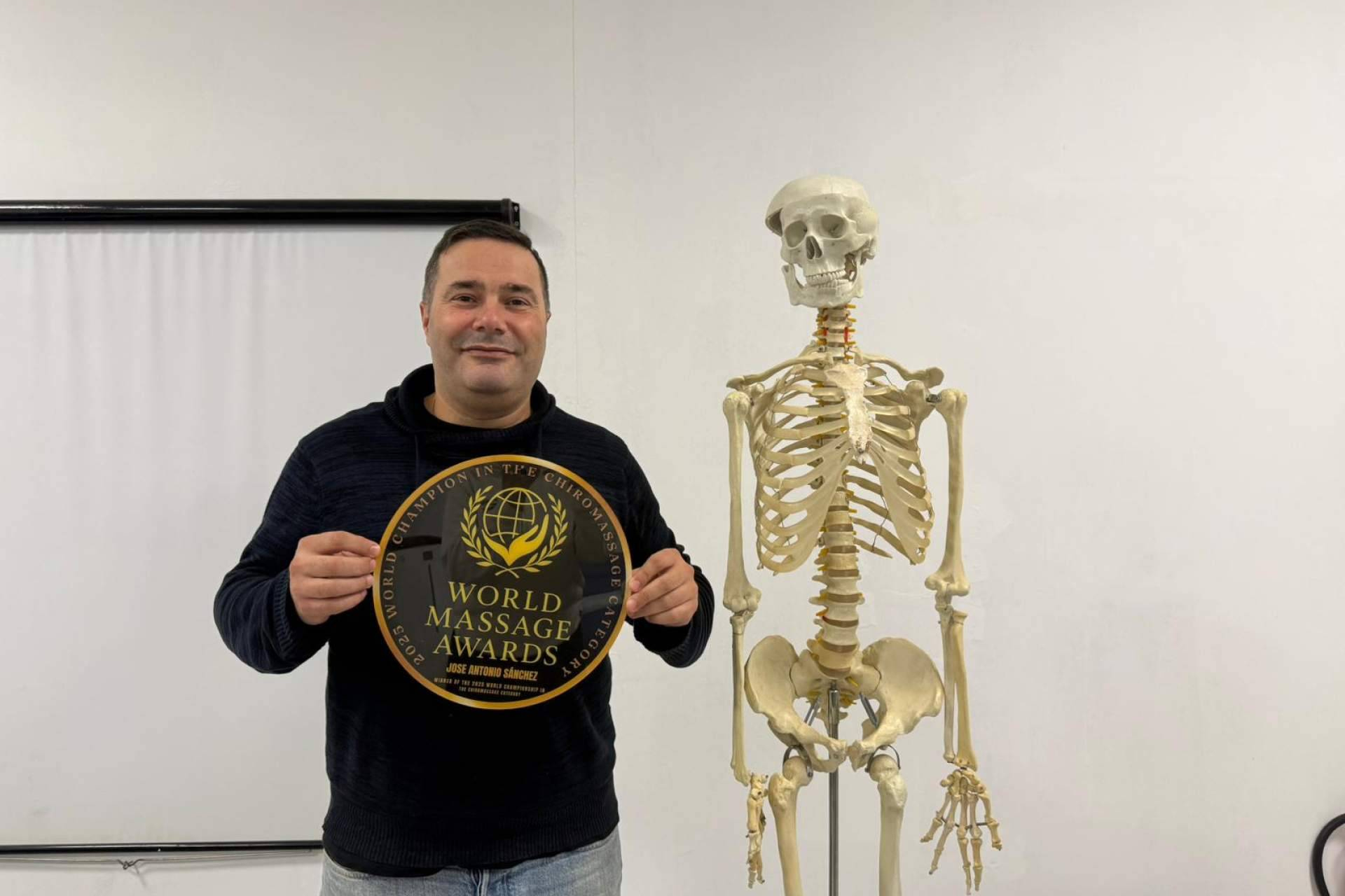 José Antonio Sánchez, referente del quiromasaje mundial, galardonado en los World Massage Championship Awards 2025