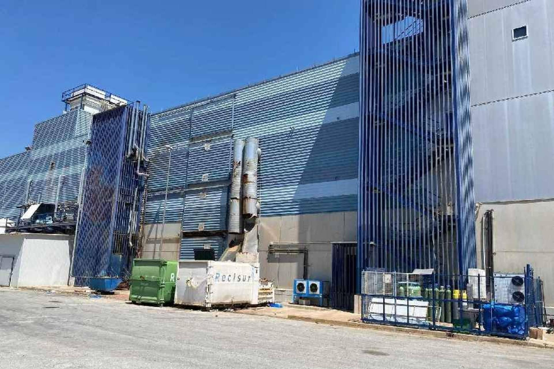 Se subasta una nave industrial de alta capacidad, con centro de transformación, valorada en más de 7 millones de euros en Málaga