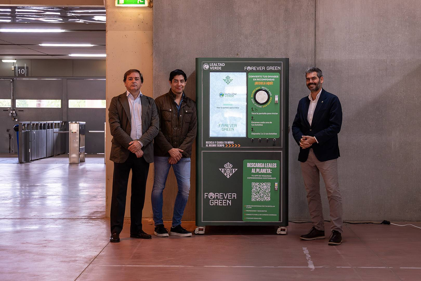 El Real Betis instala biorecicladora SDDR ® en La Cartuja para continuar fomentando el reciclaje responsable entre sus aficionados