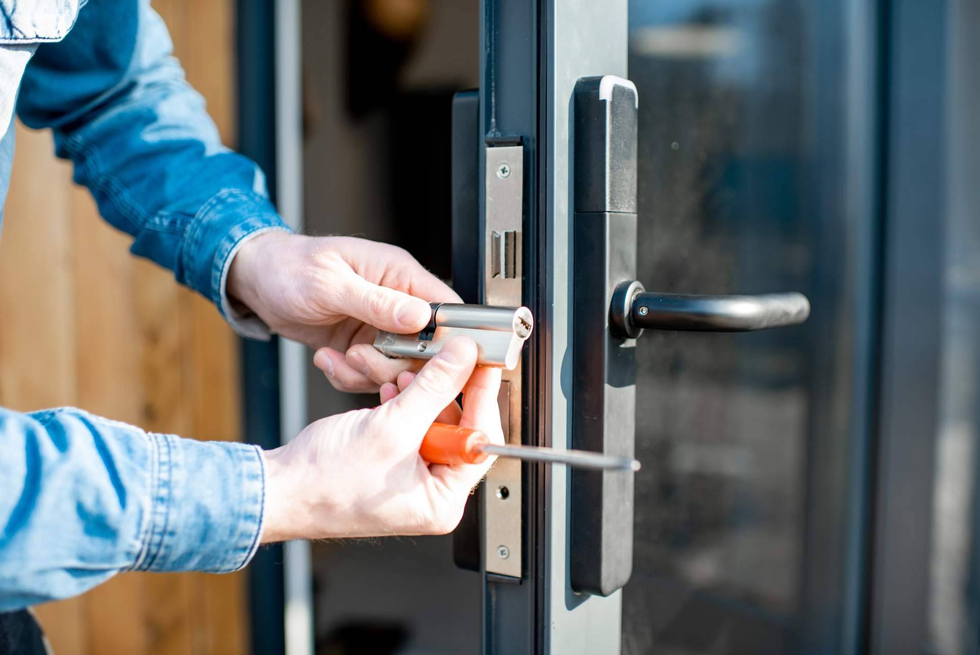 Soluciones González ofrece cerrajeros 24 horas en Calpe y Finestrat con asistencia en la provincia de Alicante