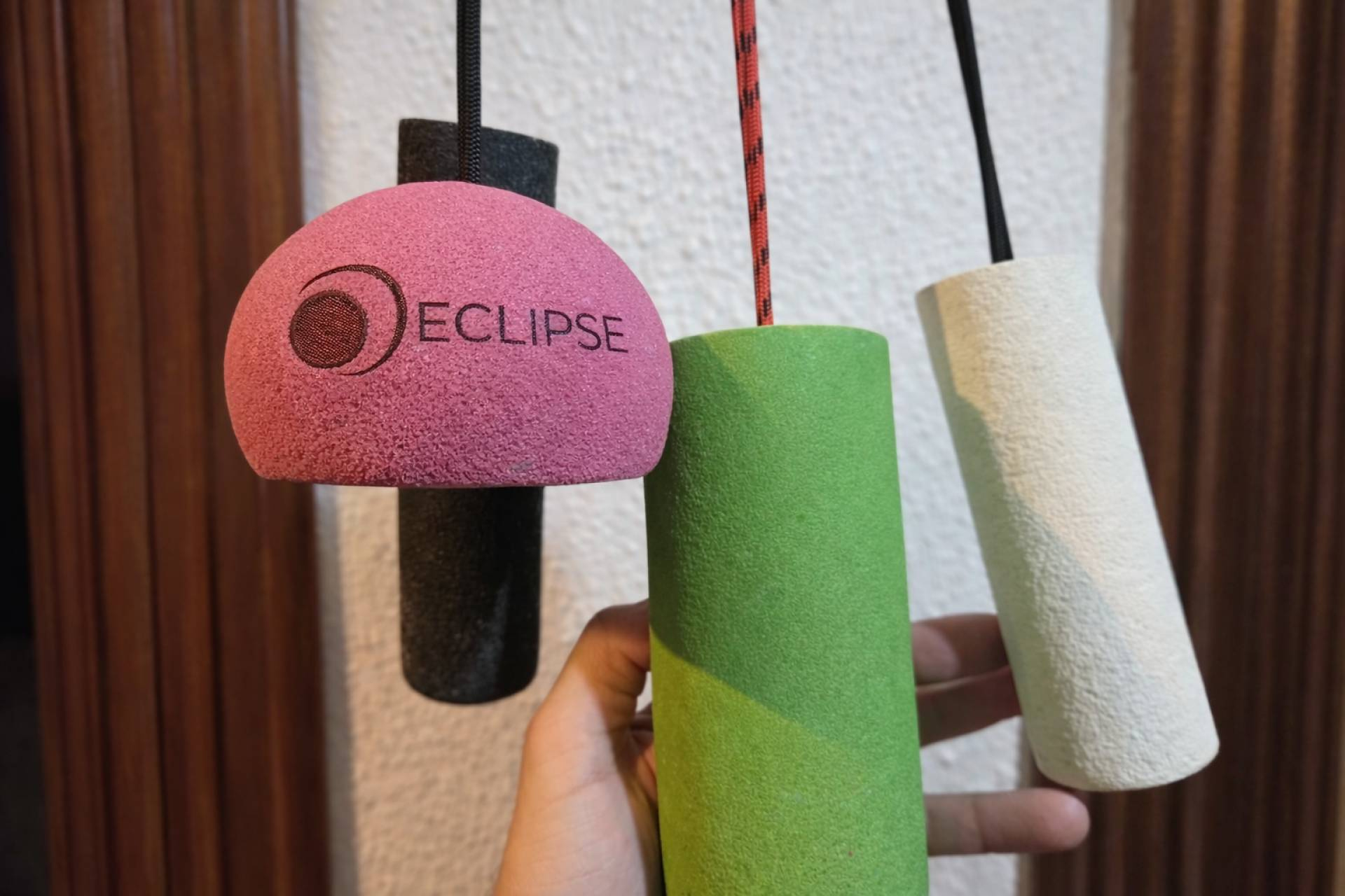 Escalada en casa; cuando el gimnasio es una pared y el reto cambia cada semana
