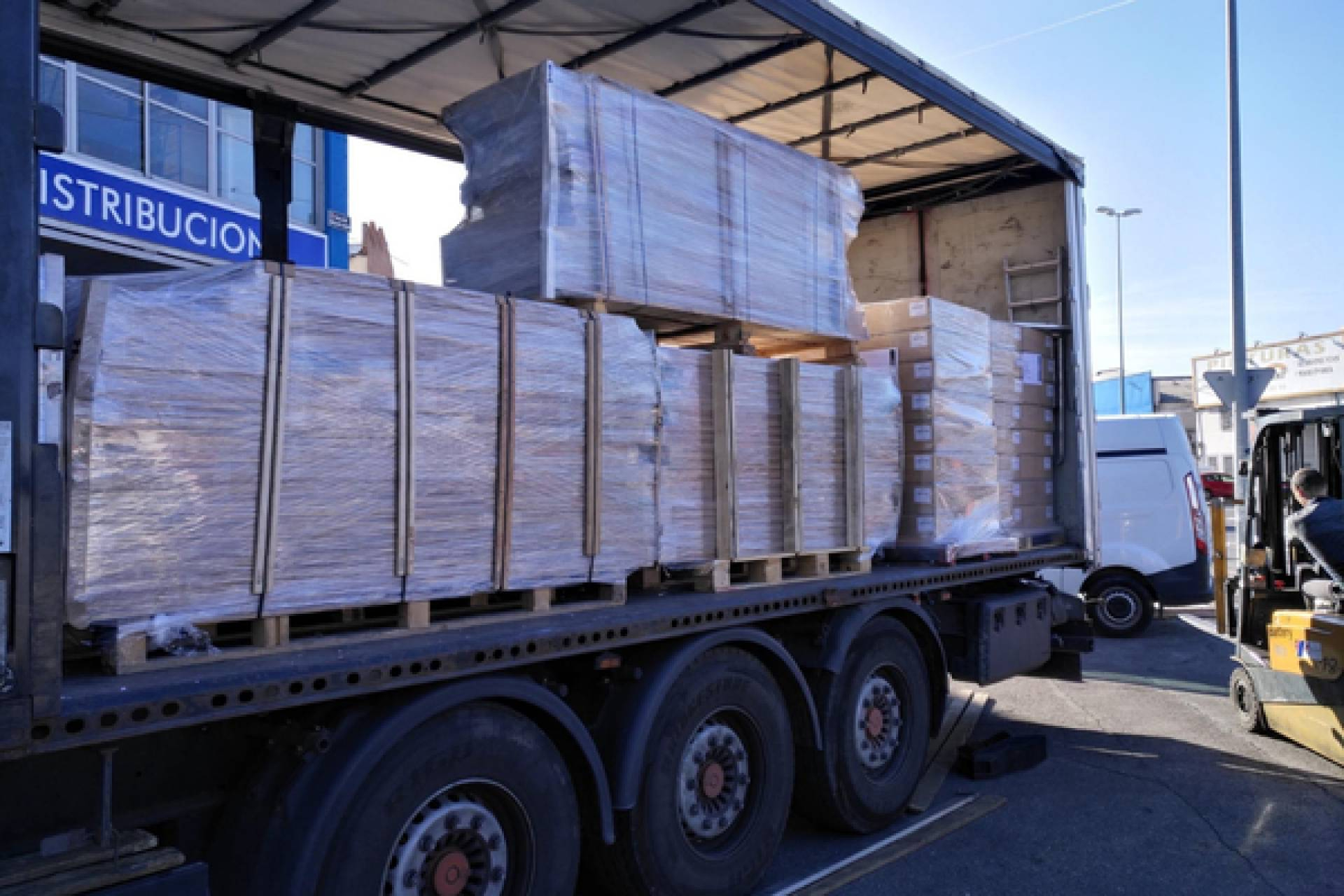 Transvolando refuerza su transporte de mercancías en España y Europa