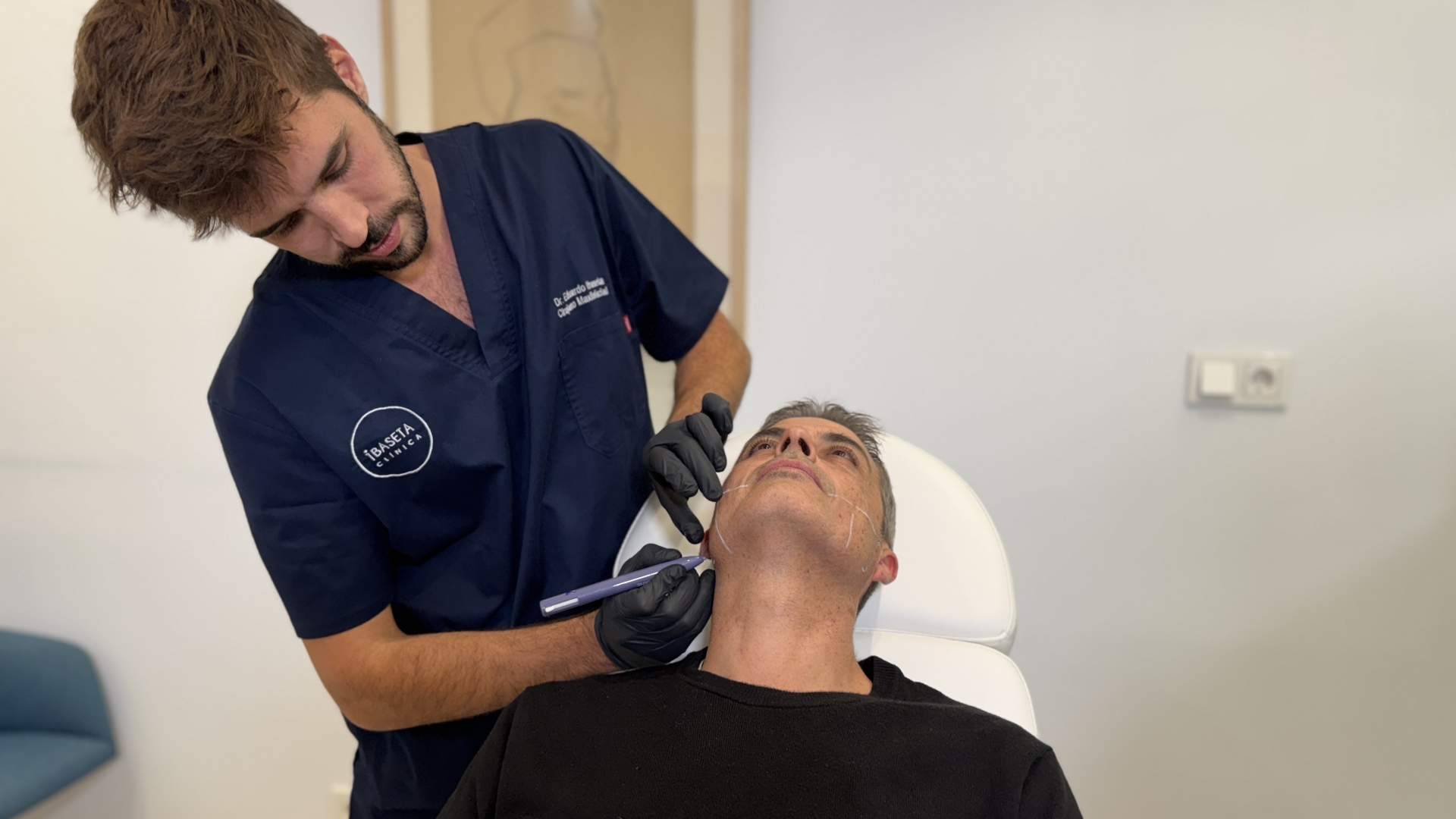 Las 4 causas más frecuentes del bruxismo y su tratamiento con neuromoduladores en Clínica Ibaseta