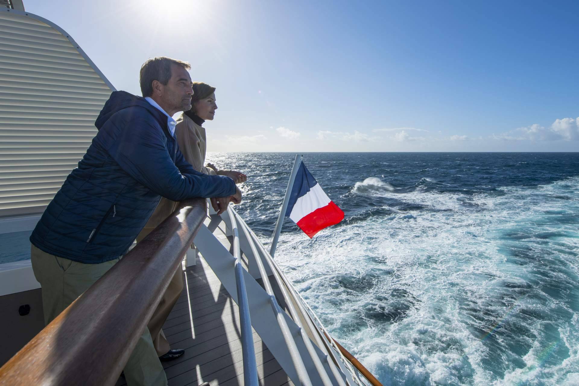 PONANT EXPLORATIONS y el arte de viajar en crucero, donde el amor encuentra su horizonte