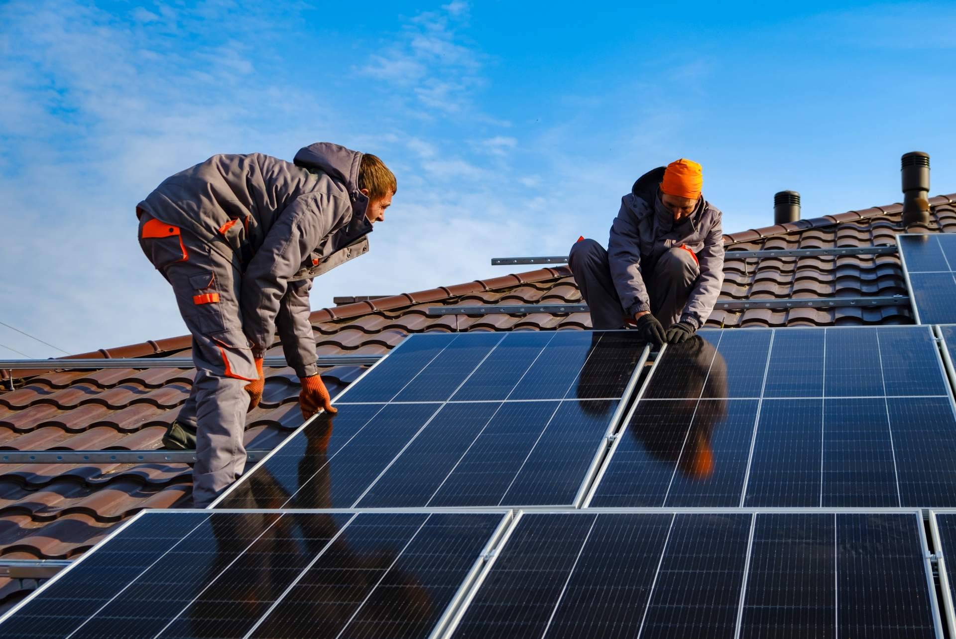Empresa de placas solares en Sevilla; Geesol apuesta por instalaciones llave en mano