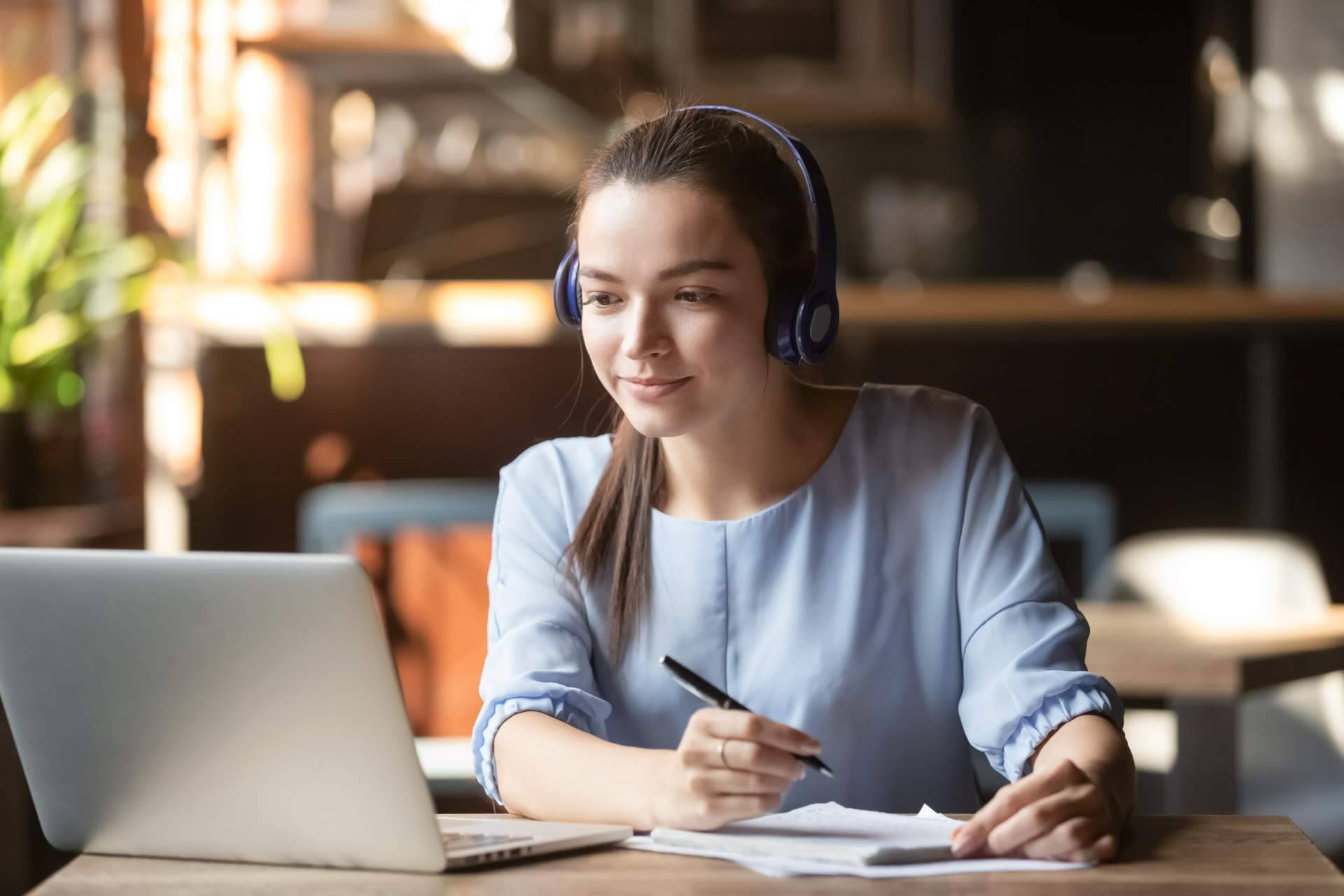 La democratización del MBA y el auge de las escuelas nativas digitales frente al modelo tradicional