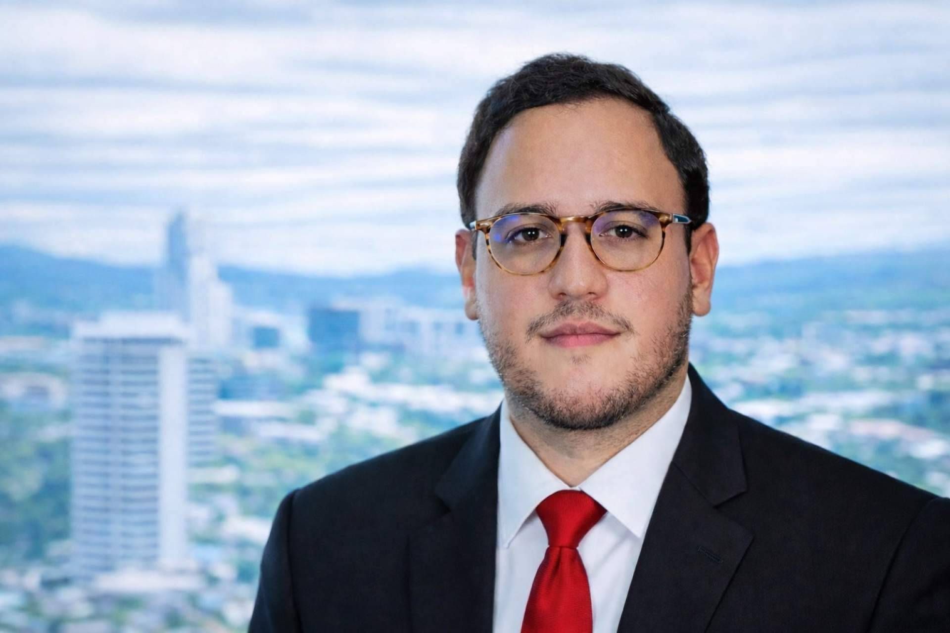 Raúl Valladares fortalece su perfil de liderazgo institucional al frente del INJUPEMP