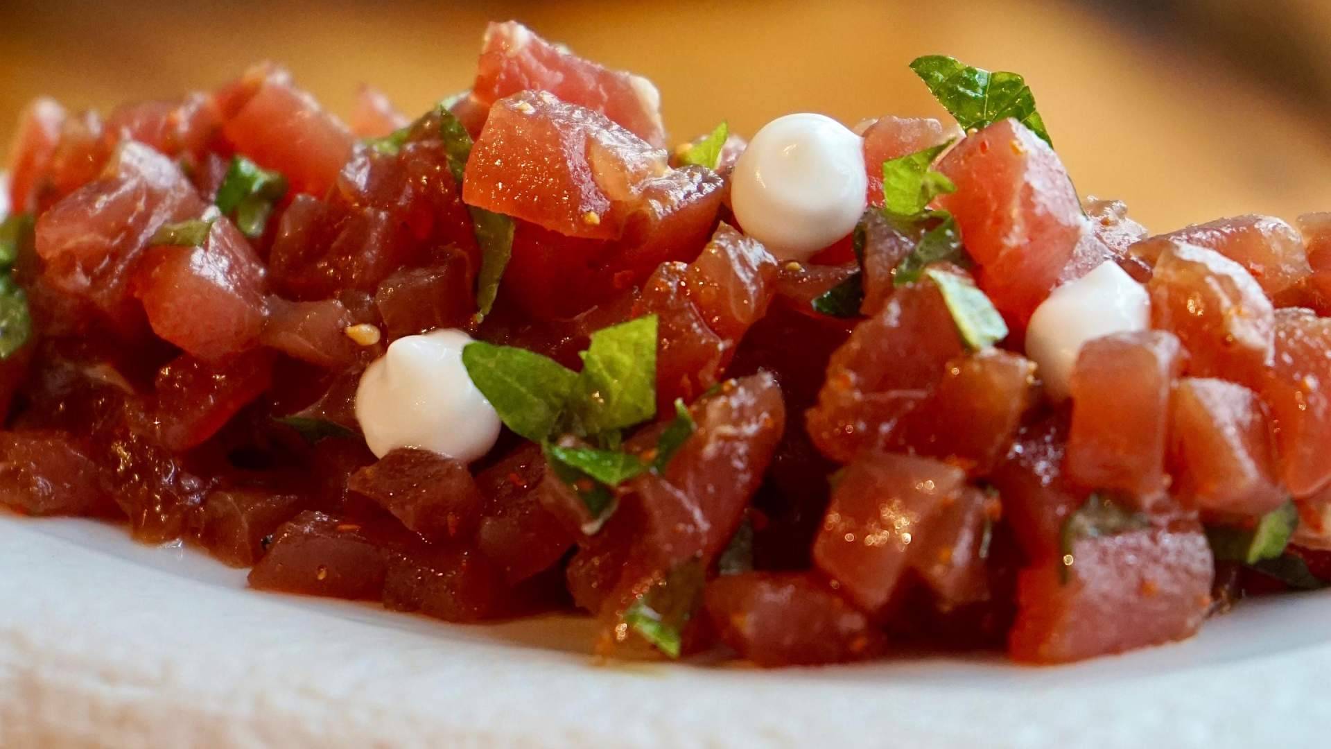 Archivo, una casa de comidas contemporánea que reinterpreta la cocina gaditana en Tarifa