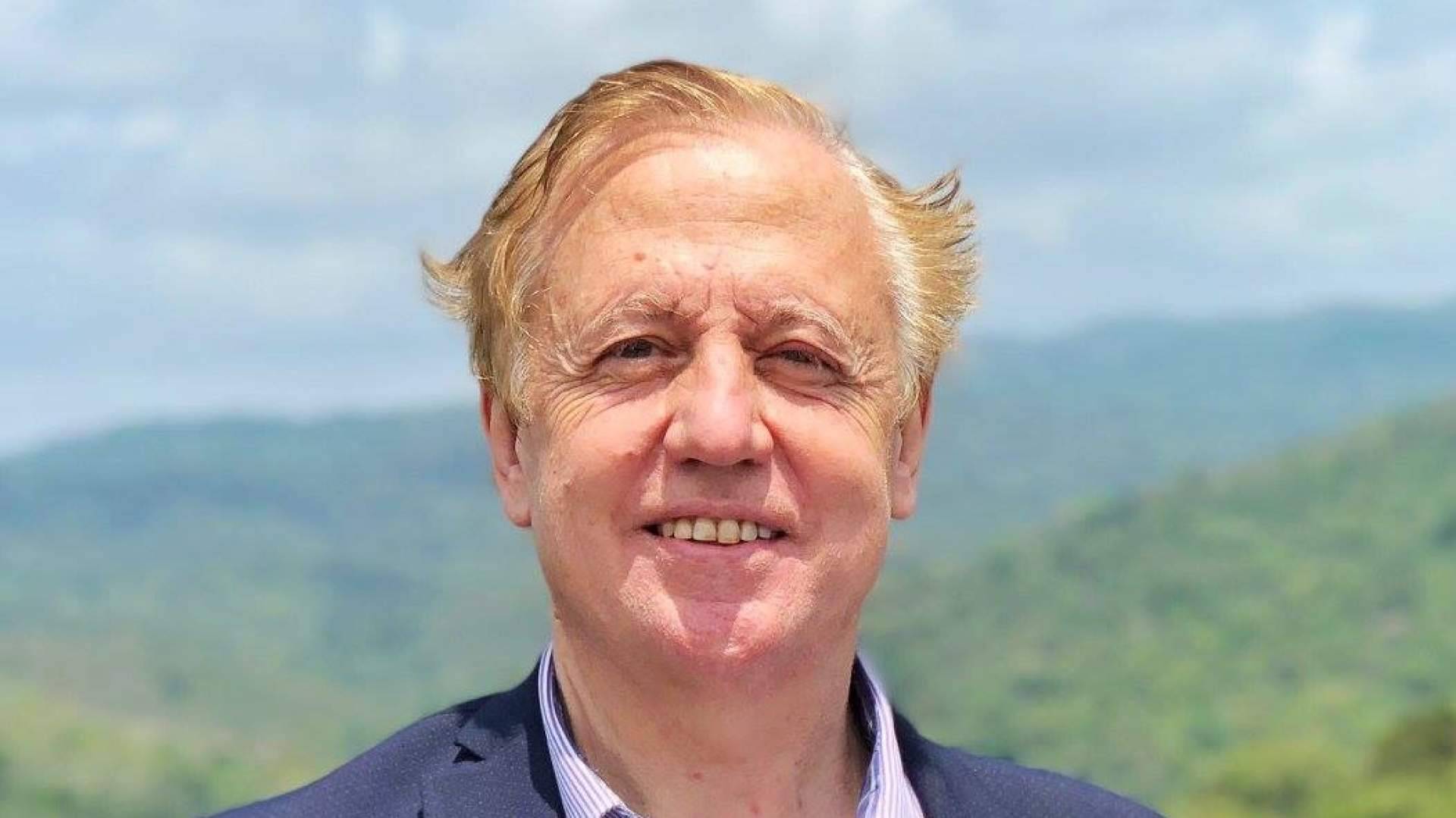 Carlos Malo de Molina recibe el Premio Internacional Panameño de Literatura en su edición inaugural
