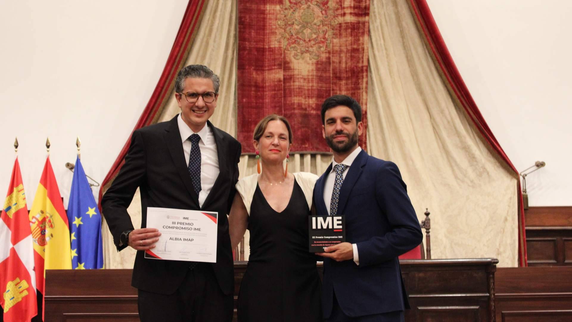 Albia IMAP recibe el Premio Compromiso del IME en la Universidad de Salamanca